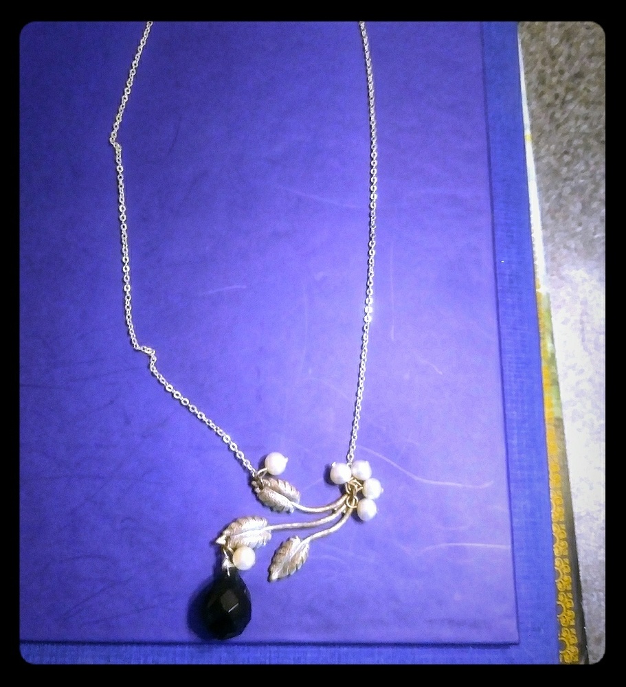 Leaf Necklace with pearl detail